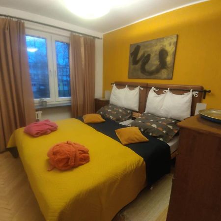 U Cioci Lutki Urocze Mieszkanie Z Balkonem Krakau Exterior foto